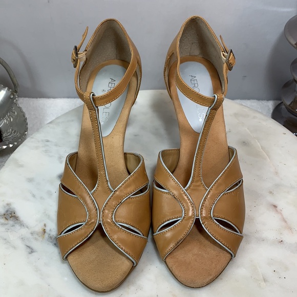AEROSOLES TAN & LIGHT GRAY HEELS - SZ 6 B - Picture 7 of 14